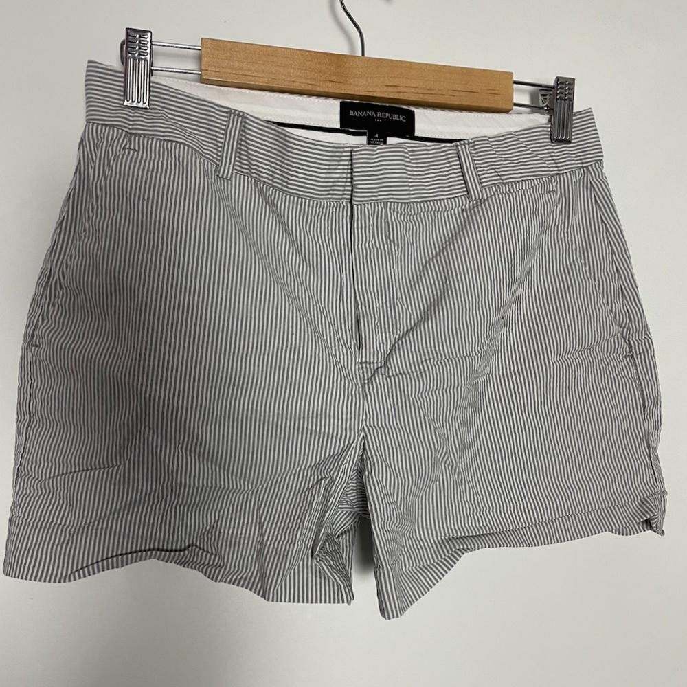 Banana Republic pinstripe shorts size 4